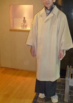 男のオシャレな和装コート。角袖コートを着る:京都オーダーメイド
